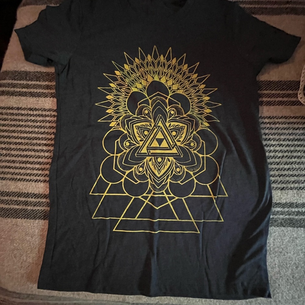 Women’s Graphic Tee